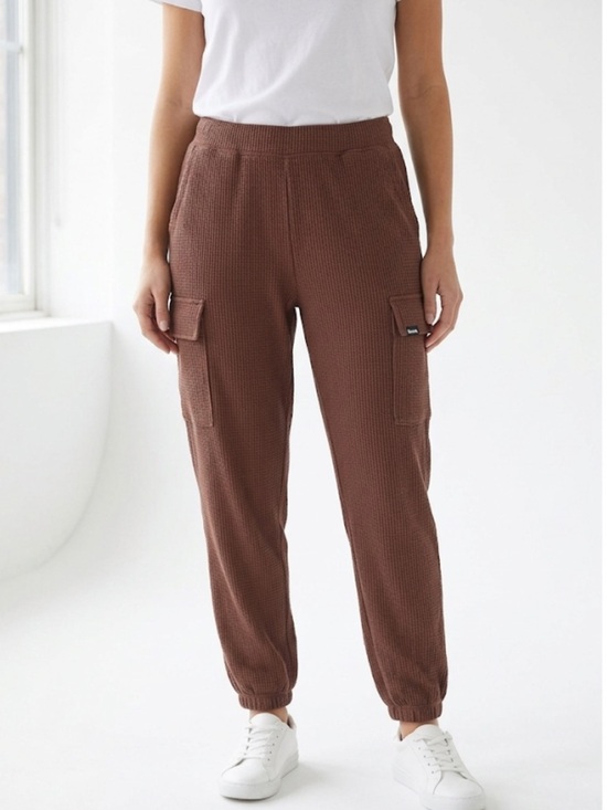 Bench Pants - Bench Waffle Knit Cargo Joggers – Textured Loungecore | Size Medium